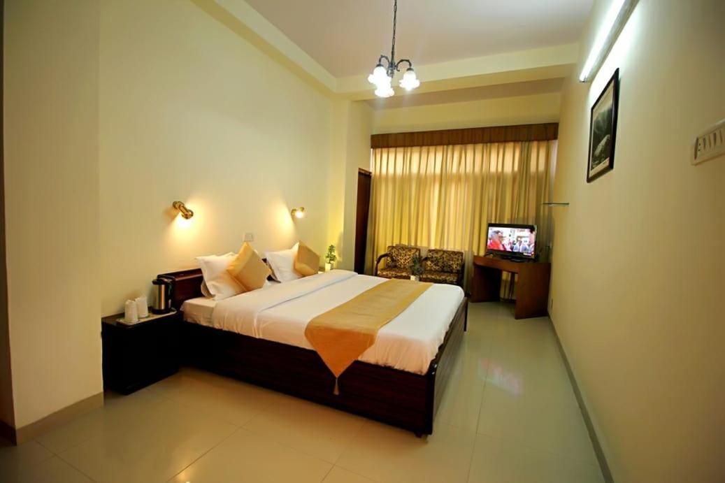 Tara Home Shimla Near Mall Road Екстер'єр фото